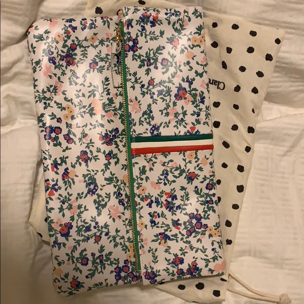 Foldover pouch